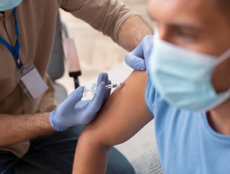 Vaccinatie. Bron: Freepik.com